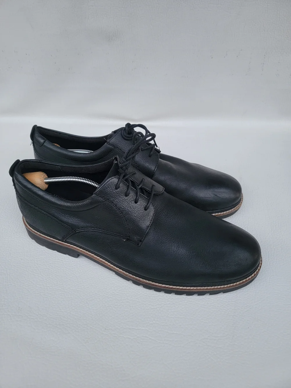 Rockport Black Leather Lace-Up Oxfords with Contrast Welt